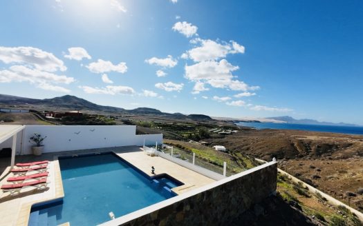 Fuerteventura – Strand von Ugan – Große Villa auf zwei Ebenen mit weitläufigem Garten und Panoramameerblick – Pool