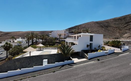 Fuerteventura – Giniginamar – Exklusive Villa auf zwei Ebenen mit großem Pool und traumhaften Meerblick – Tiefgarage