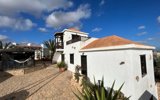 Fuerteventura – Nähe von Agua de Bueyes – Traditionell kanarische Finca „Casa Rural“- 5 Schlafzimmer – Großer Pool – Gewerbliche Nutzung als Pension möglich