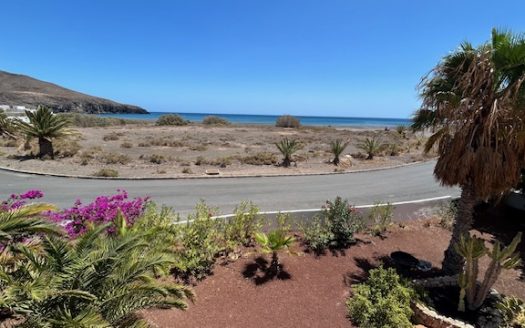 Fuerteventura – Giniginamar – Tolle Villa mit traumhaften Meerblick in erster Strandlinie- 3 helle Schlafzimmer – Große Sonnendachterrasse