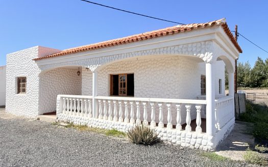 Fuerteventura – La Fuentita – Charmanter Bungalow mit 3 Schlafzimmern – Großes Wohnzimmer und Veranda